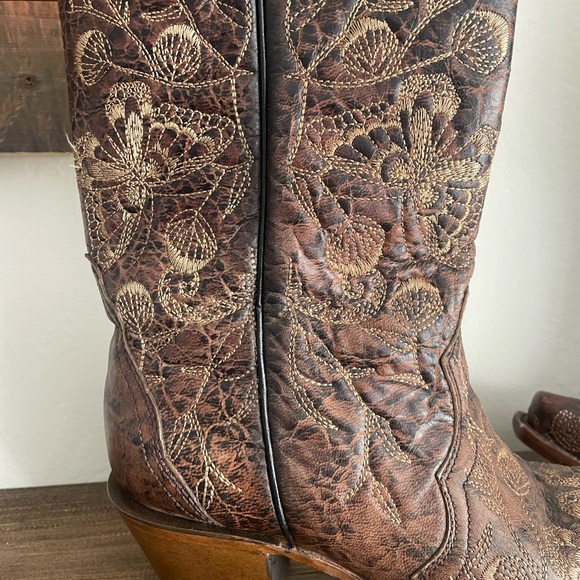 Corral Brown Heeled Boots with Intricate Embossed Design - Picture 9 of 10